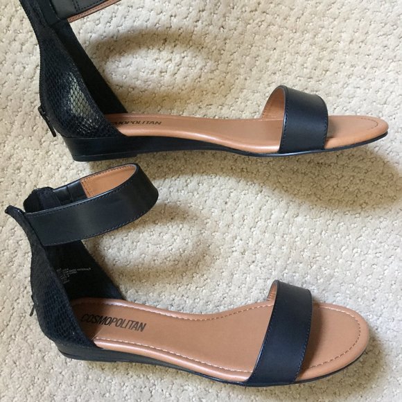 Cosmopolitan Black Faux Snakeskin Ankle Strap Wedge Sandals Size 8 - Picture 4 of 6